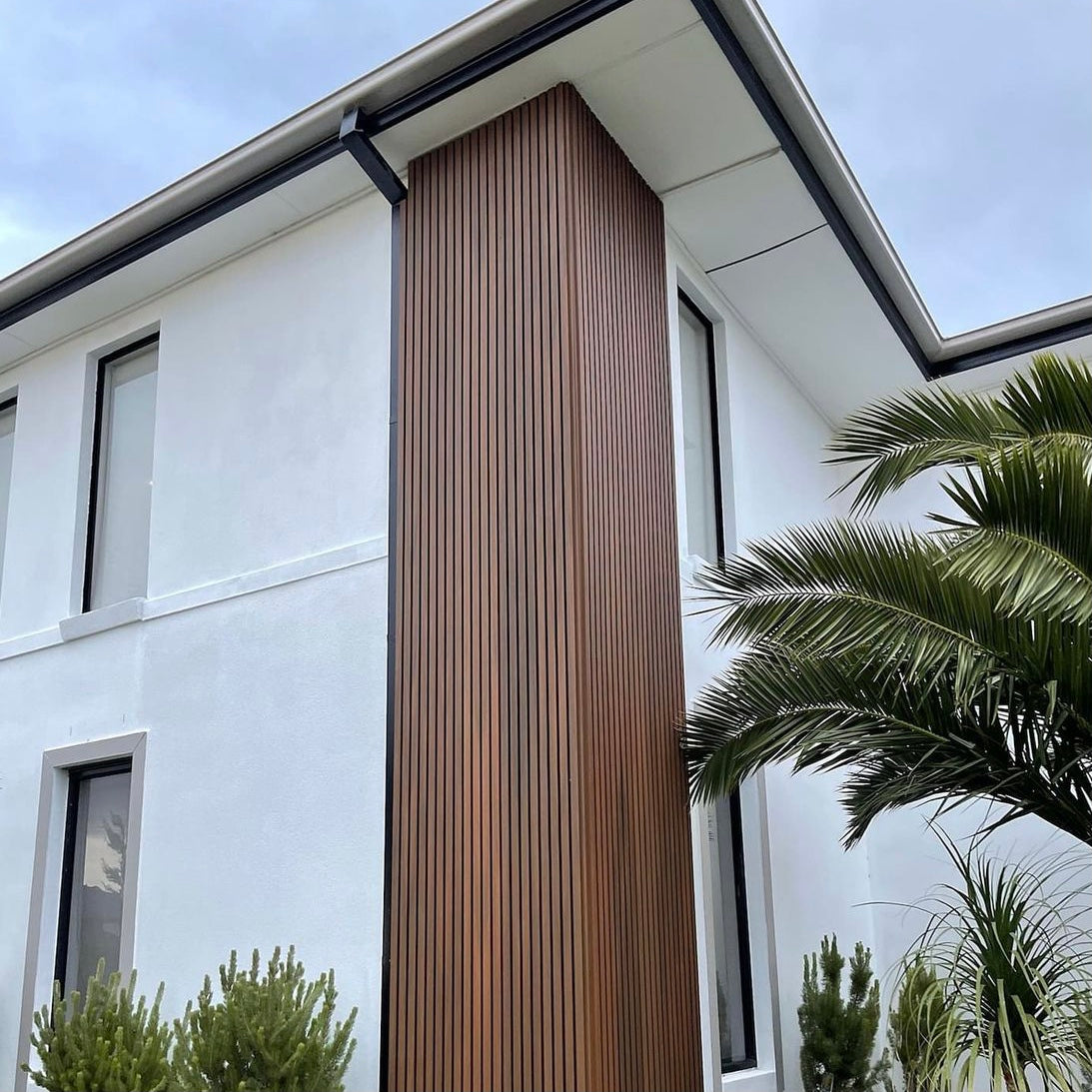 Light & Black Walnut Corner Trim